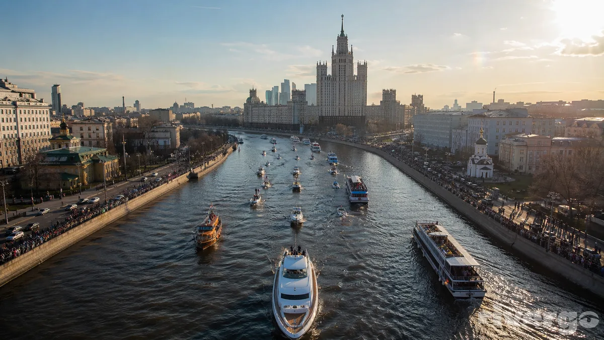 Парад судов в Москве — открытие навигации