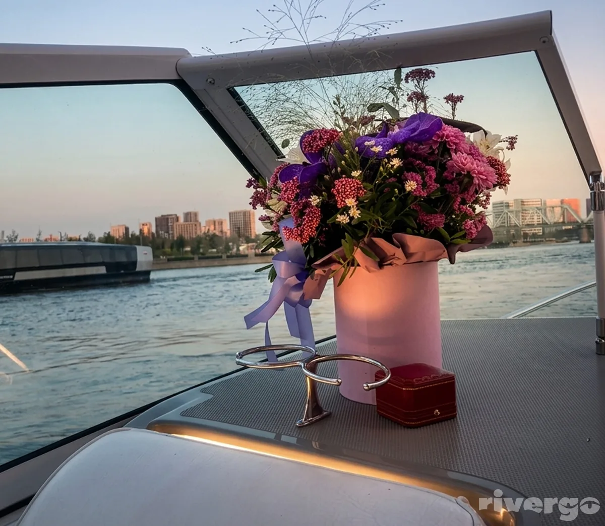 День рождения на яхте в Москве: как организовать